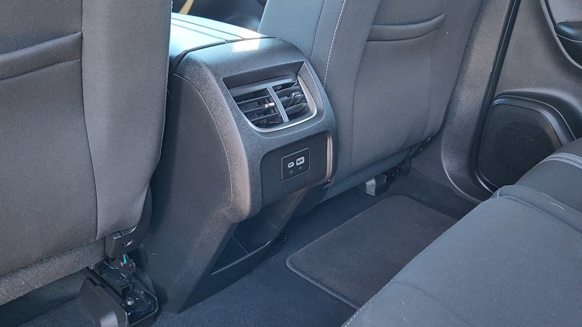 Used 2025 Chevrolet Blazer LT image 17