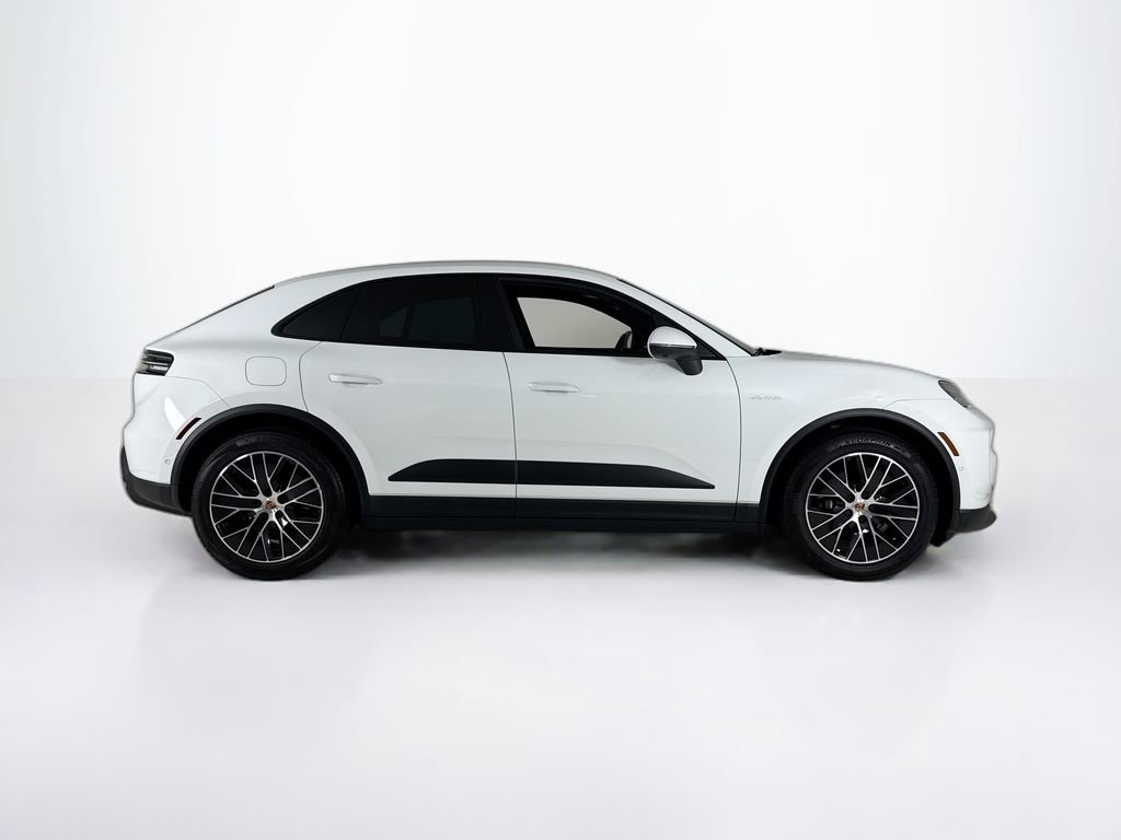 Used 2025 Porsche Macan Electric RWD image 6