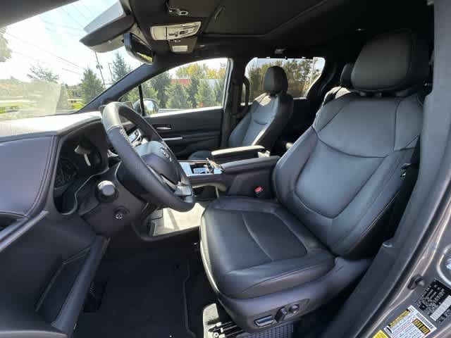 Used 2026 Toyota Sienna Limited AWD/4WD image 17