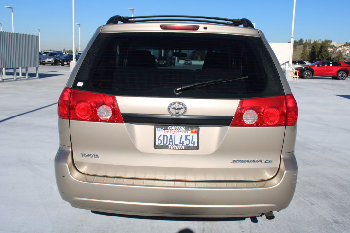 Used 2008 Toyota Sienna CE image 4