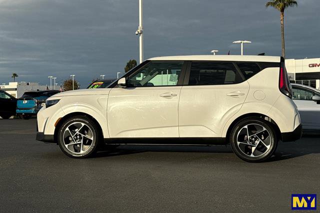 Used 2023 Kia Soul EX image 7
