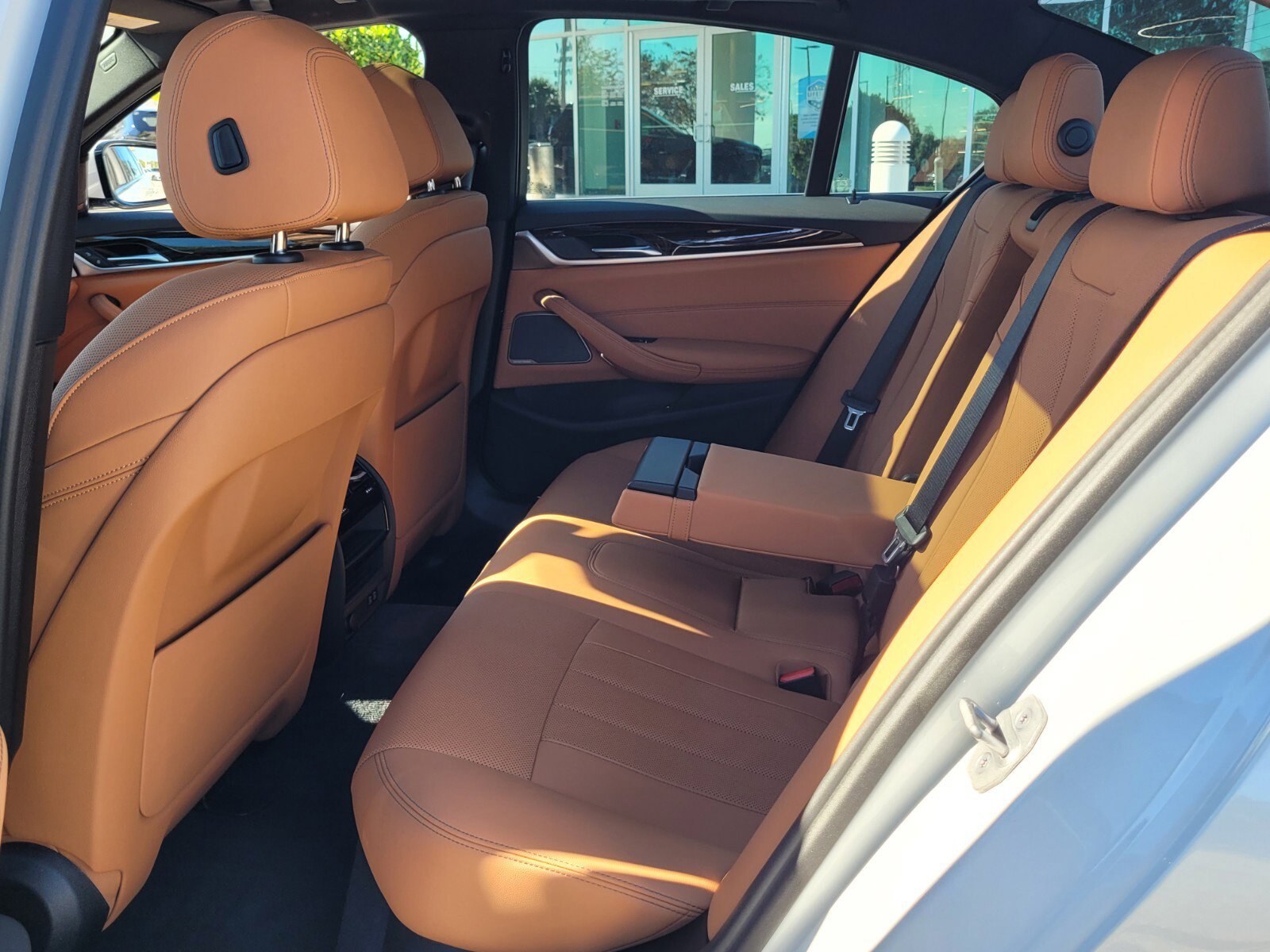 Used 2023 BMW 540i xDrive w/ Premium Package image 11