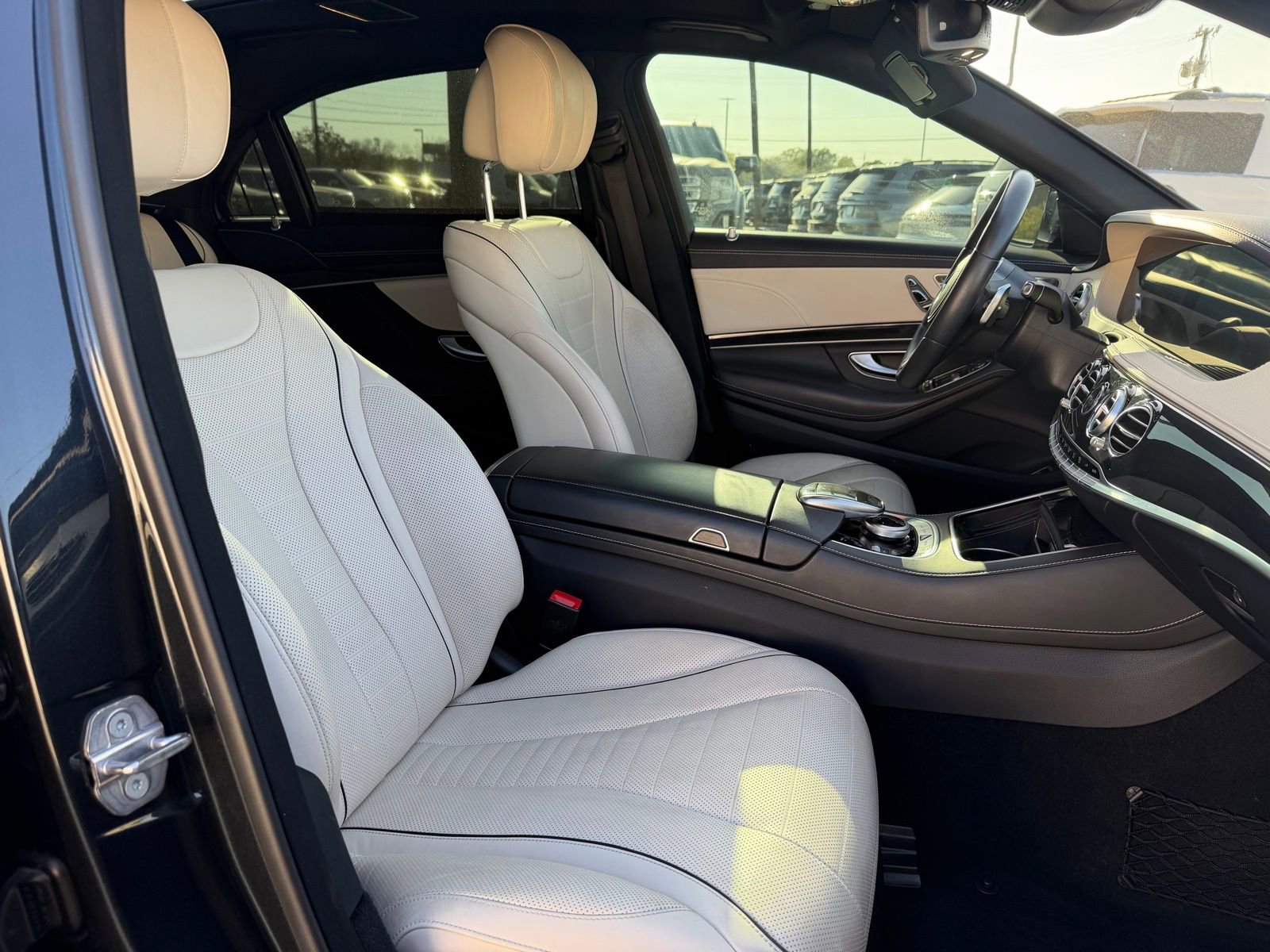 Used 2020 Mercedes-Benz S 560 Sedan image 23