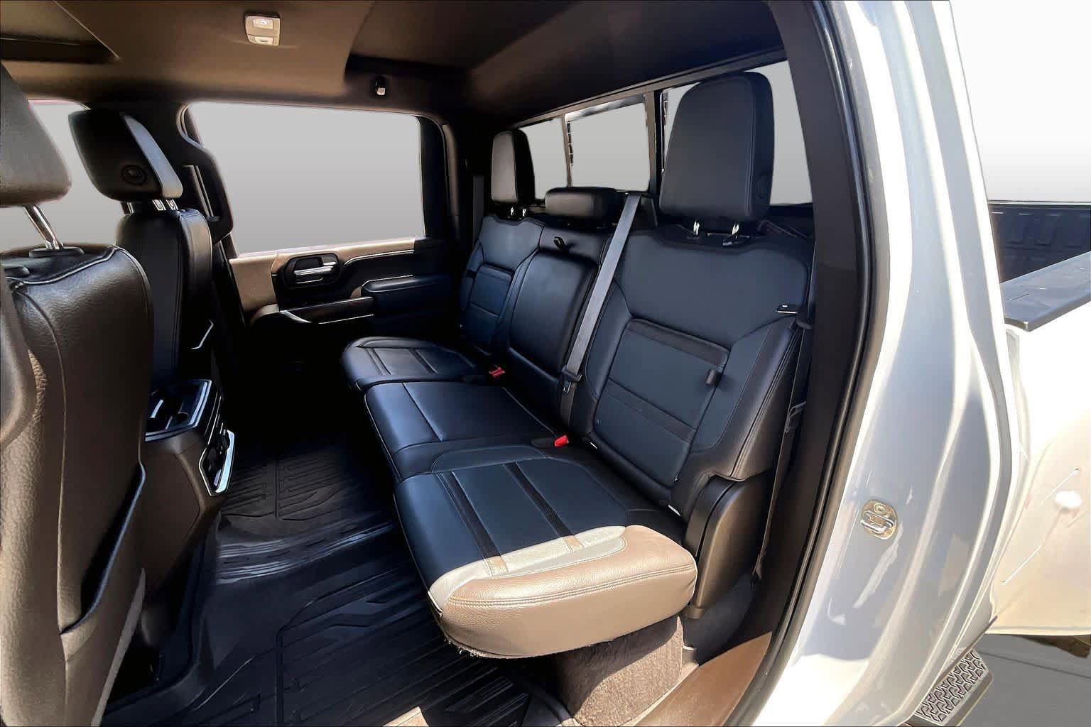 Used 2020 GMC Sierra 3500 Denali w/ Denali Ultimate Package AWD/4WD image 21