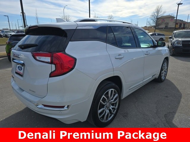 Used 2022 GMC Terrain Denali w/ Denali Premium Package image 5