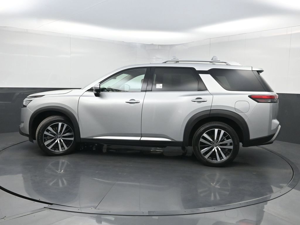 Used 2023 Nissan Pathfinder Platinum image 47