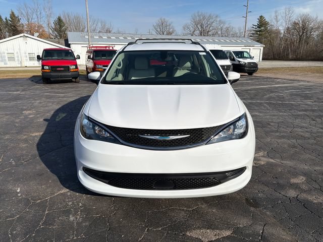 Used 2021 Chrysler Voyager Lxi FWD image 11