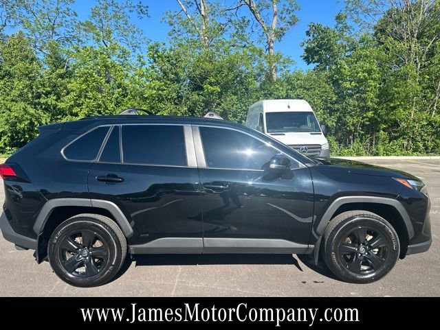 Used 2025 Toyota RAV4 XLE w/ Convenience Package AWD/4WD image 4