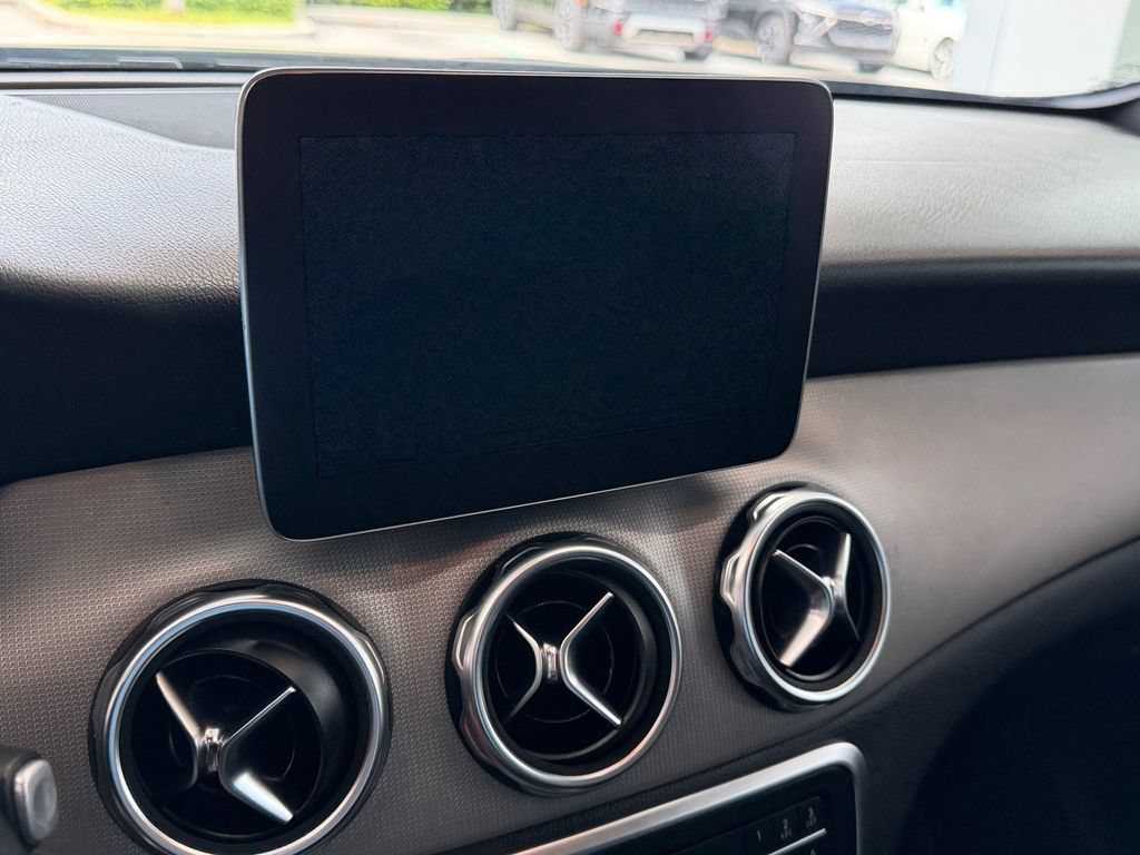Used 2018 Mercedes-Benz GLA 250 image 22