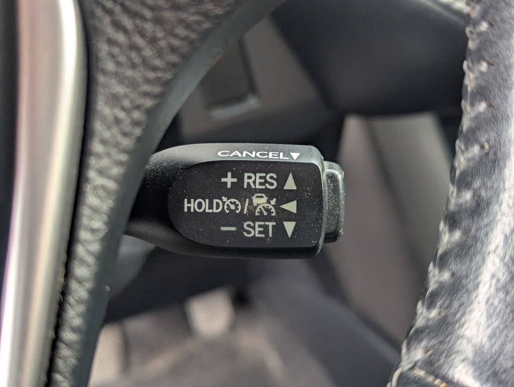 Used 2018 Toyota RAV4 XLE image 19