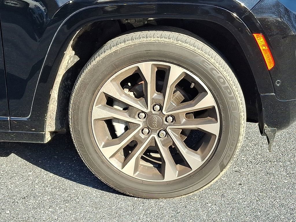 Used 2023 Jeep Grand Cherokee Overland image 11