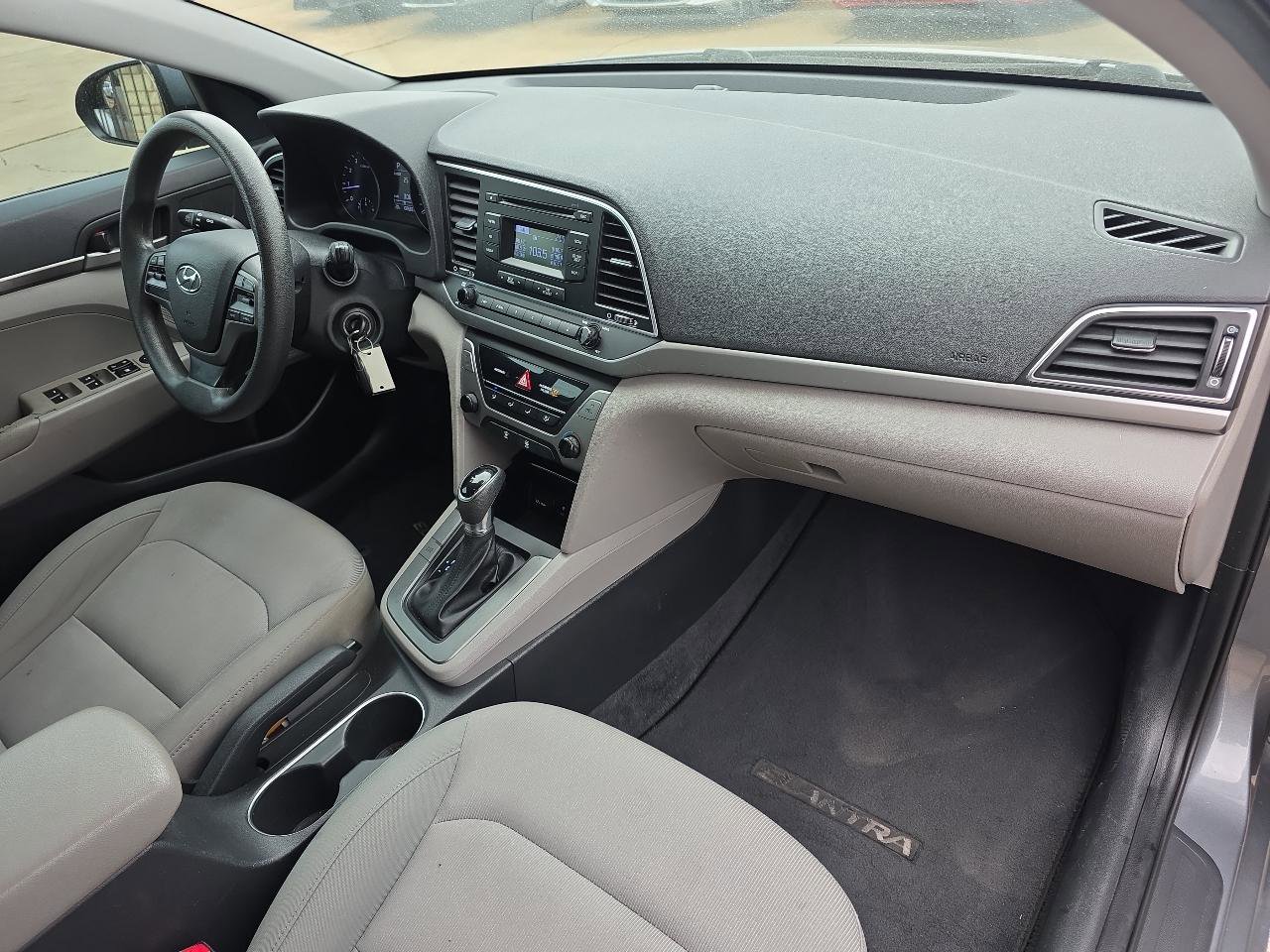 Used 2017 Hyundai Elantra SE image 20