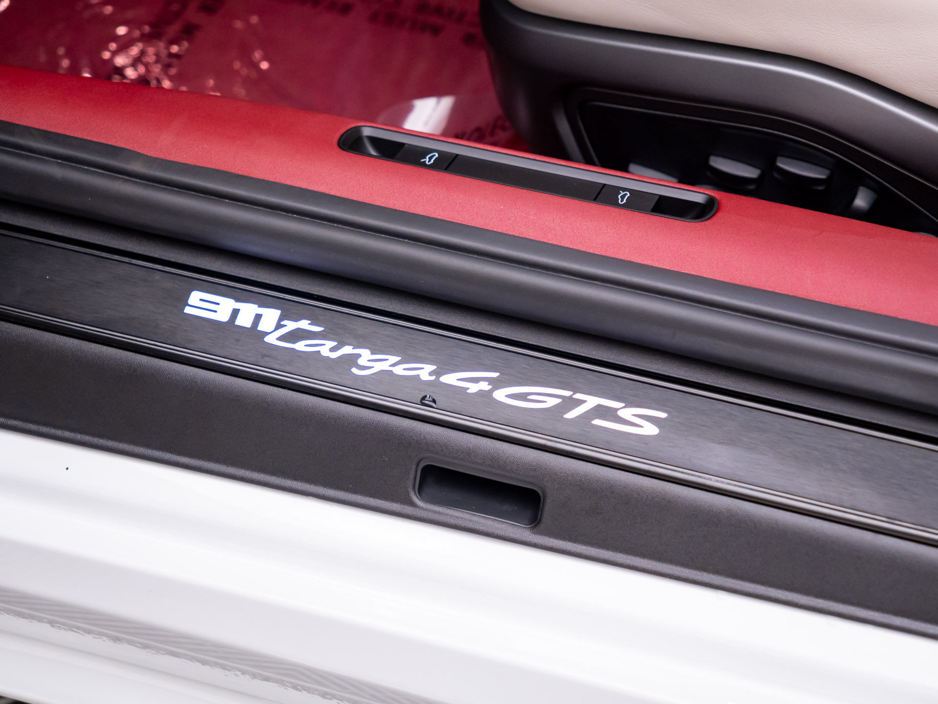 Certified 2026 Porsche 911 Targa 4 GTS AWD/4WD image 17
