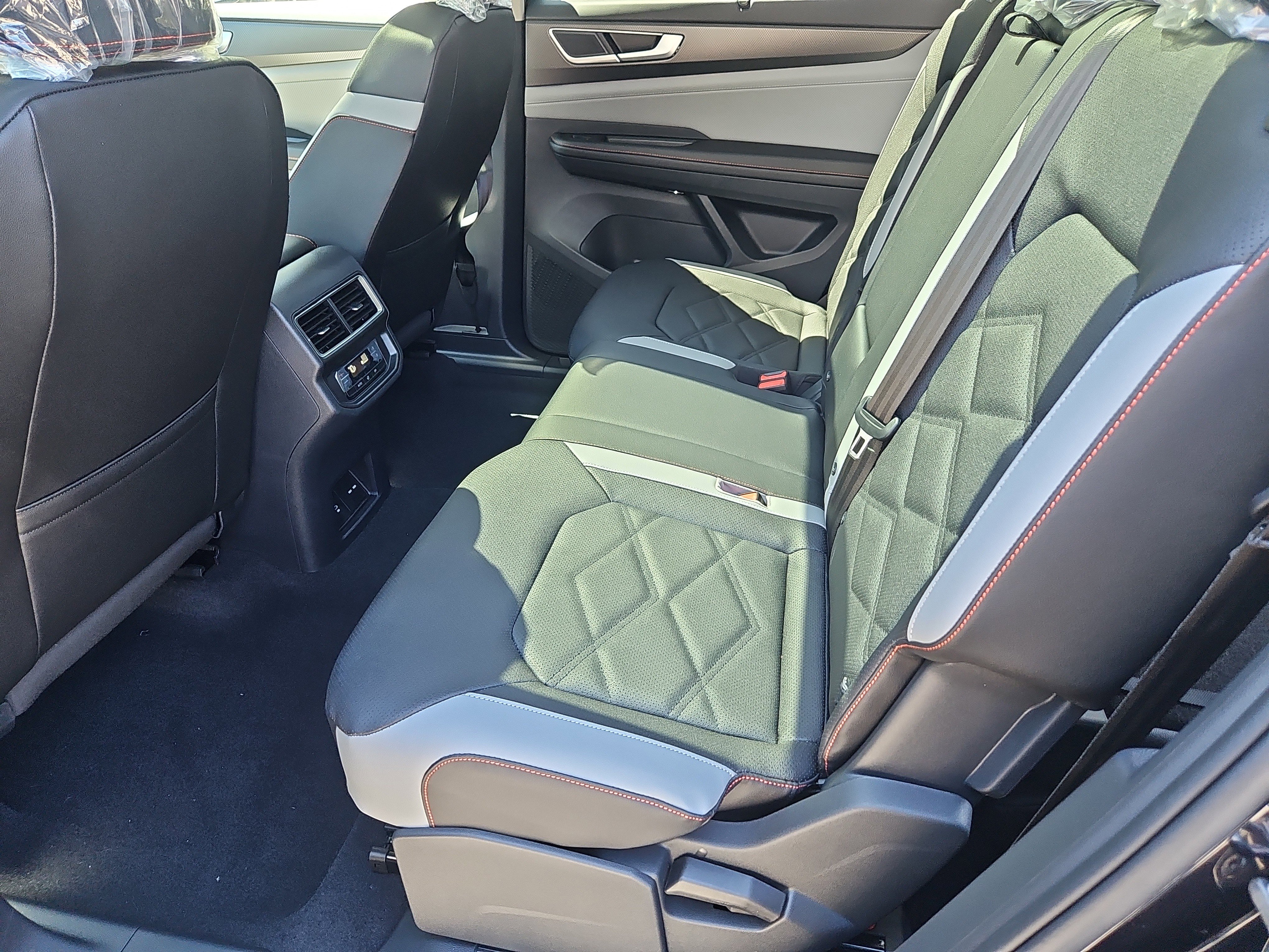 New 2026 Volkswagen Atlas Peak Edition AWD/4WD image 20