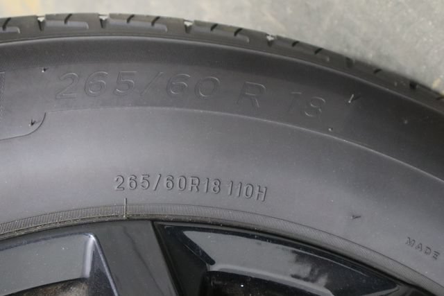 Used 2025 Jeep Grand Cherokee Altitude AWD/4WD image 38