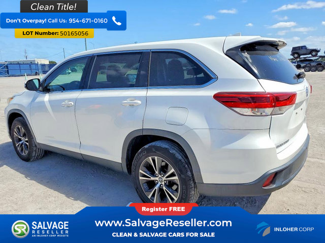 Used 2019 Toyota Highlander Plus FWD image 3