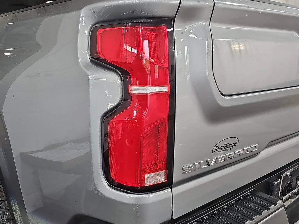 Certified 2024 Chevrolet Silverado 2500 High Country w/ High Country Premium Package AWD/4WD image 40