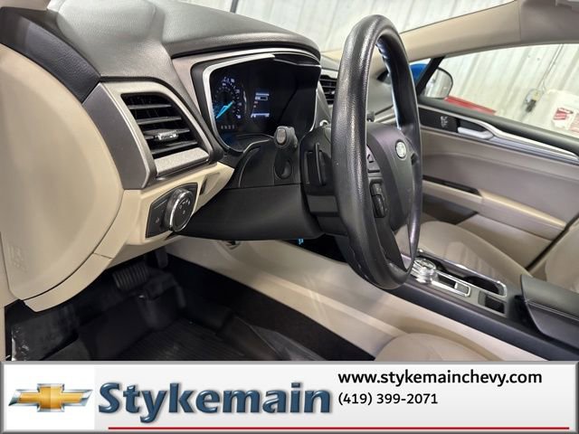 Used 2020 Ford Fusion SE AWD/4WD image 30