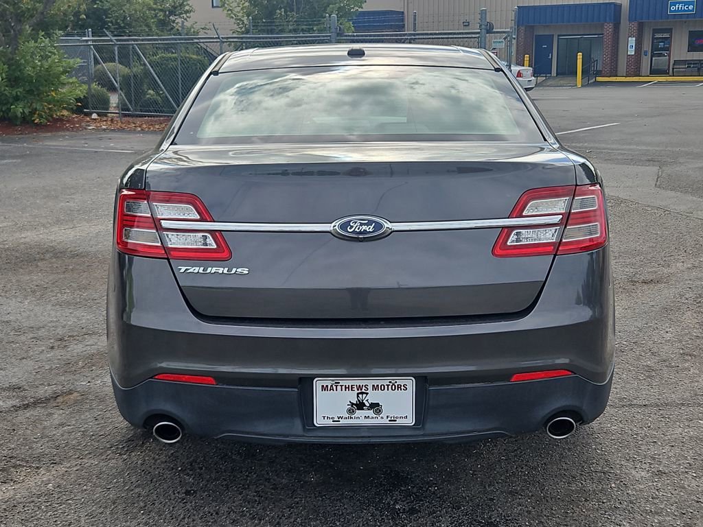 Used 2017 Ford Taurus SE image 6