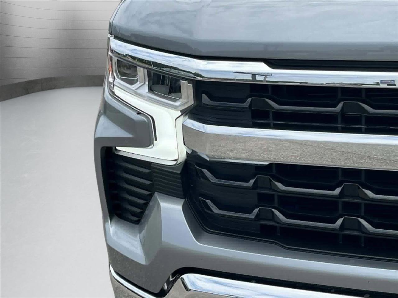 Used 2025 Chevrolet Silverado 1500 LT RWD image 5