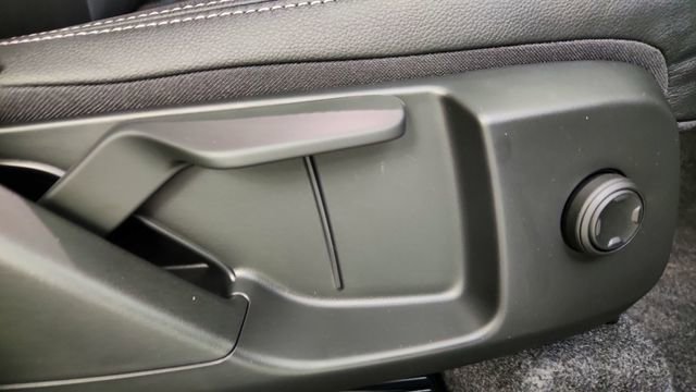 New 2026 Volvo XC40 B5 Core AWD/4WD image 34