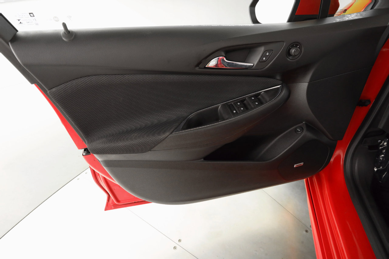 Used 2016 Chevrolet Cruze LT w/ Sun And Sound Package image 9