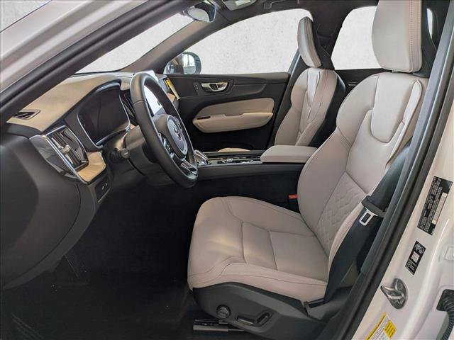 New 2026 Volvo XC60 T8 Plus w/ Climate Package PRO AWD/4WD image 4