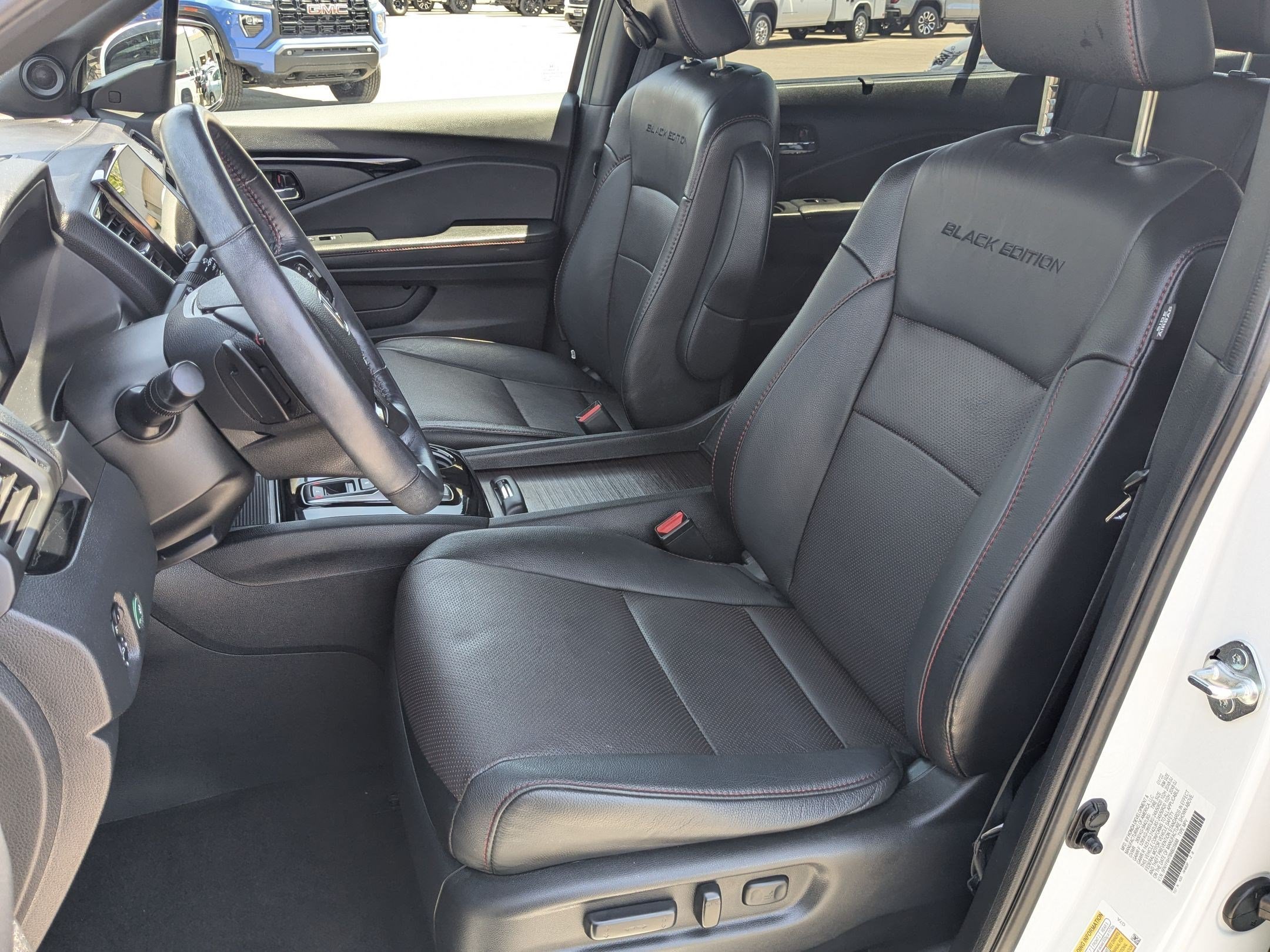 Used 2022 Honda Pilot Black Edition image 16