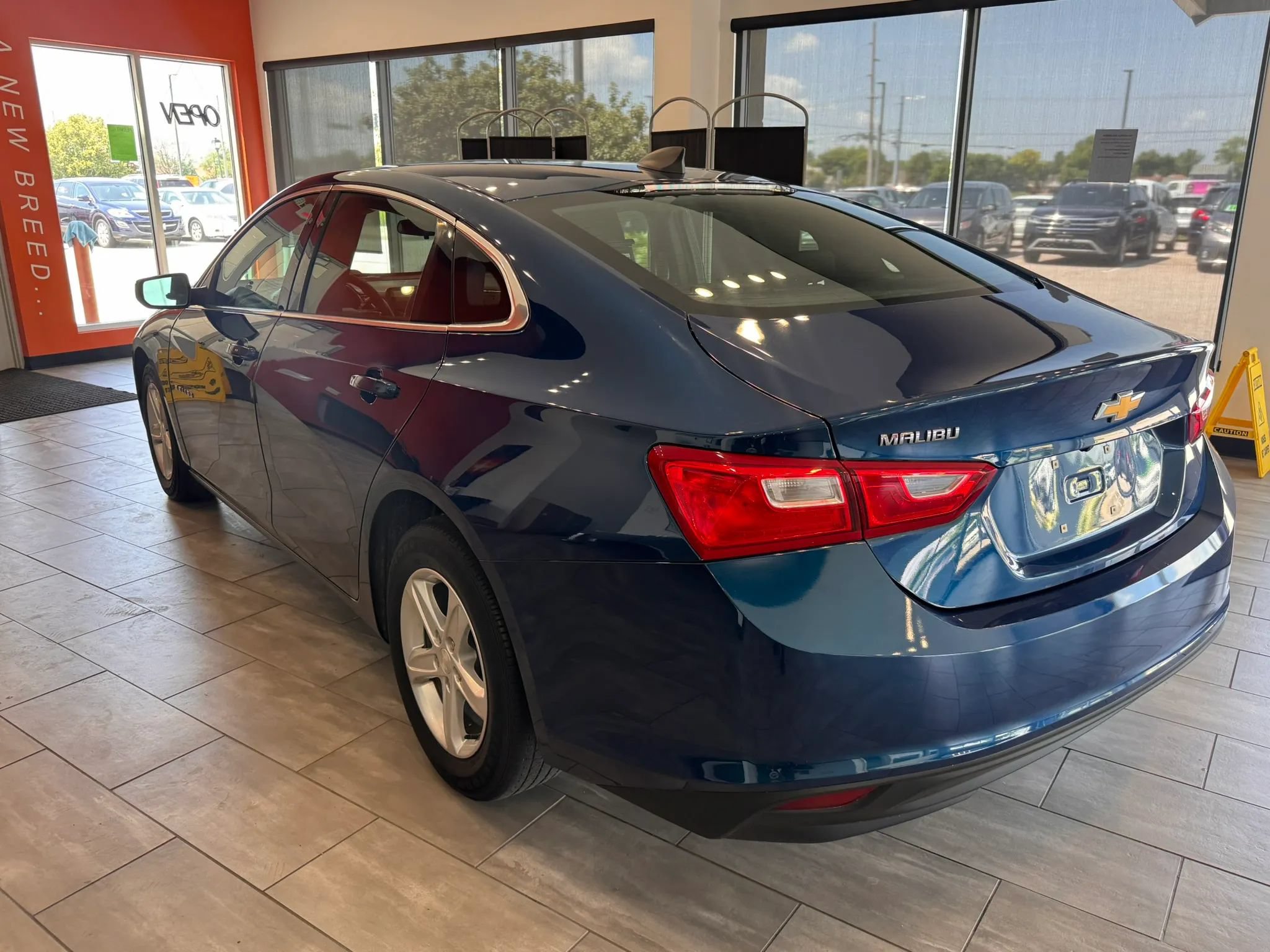 Used 2019 Chevrolet Malibu LS w/ LPO, Convenience Package 2 FWD image 14