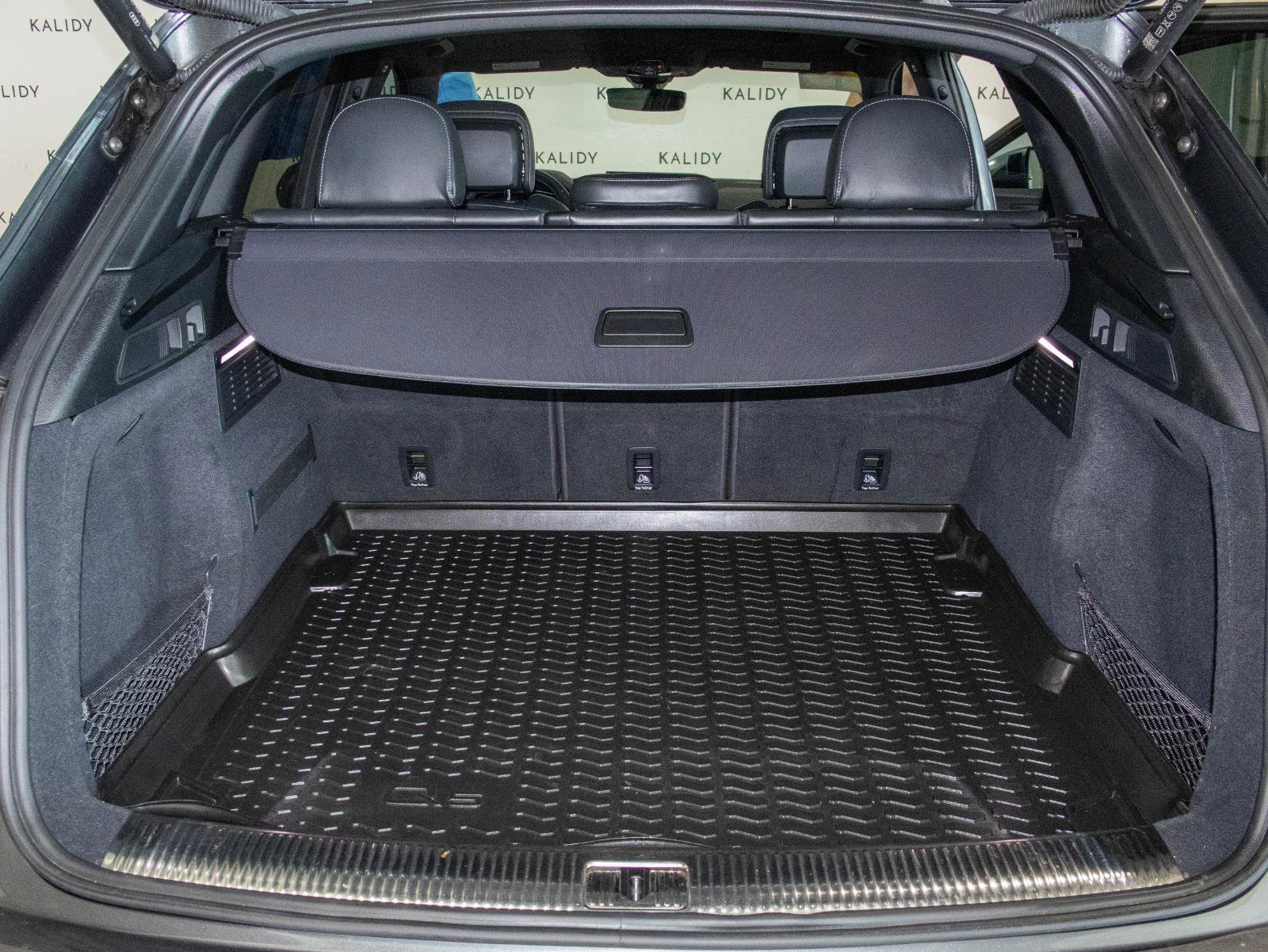 Used 2023 Audi SQ5 Prestige w/ Prestige Package image 25