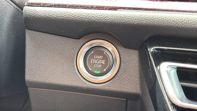 Used 2024 Chevrolet Traverse RS image 25