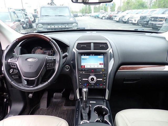 Used 2018 Ford Explorer Platinum AWD/4WD image 13