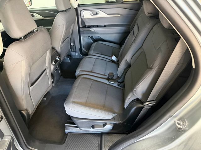 Used 2025 Ford Explorer Active AWD/4WD image 36