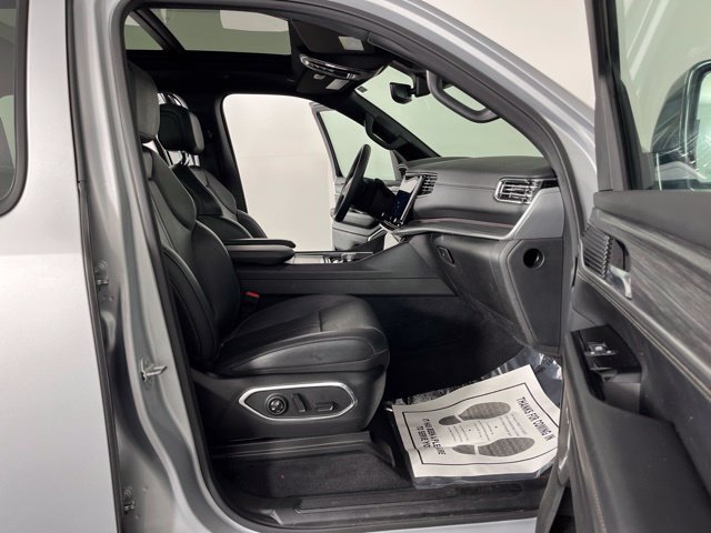 Used 2023 Jeep Wagoneer Series II w/ Premium Group I AWD/4WD image 41