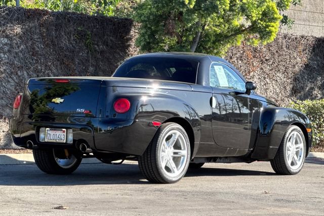 Used 2004 Chevrolet SSR w/ Preferred Equipment Group image 4