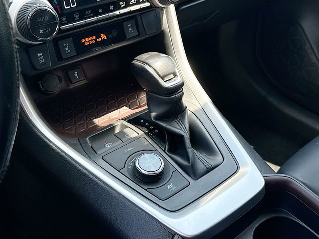 Used 2020 Toyota RAV4 Limited AWD/4WD image 28