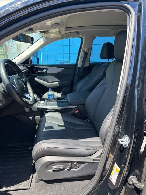Used 2025 Acura MDX FWD image 7