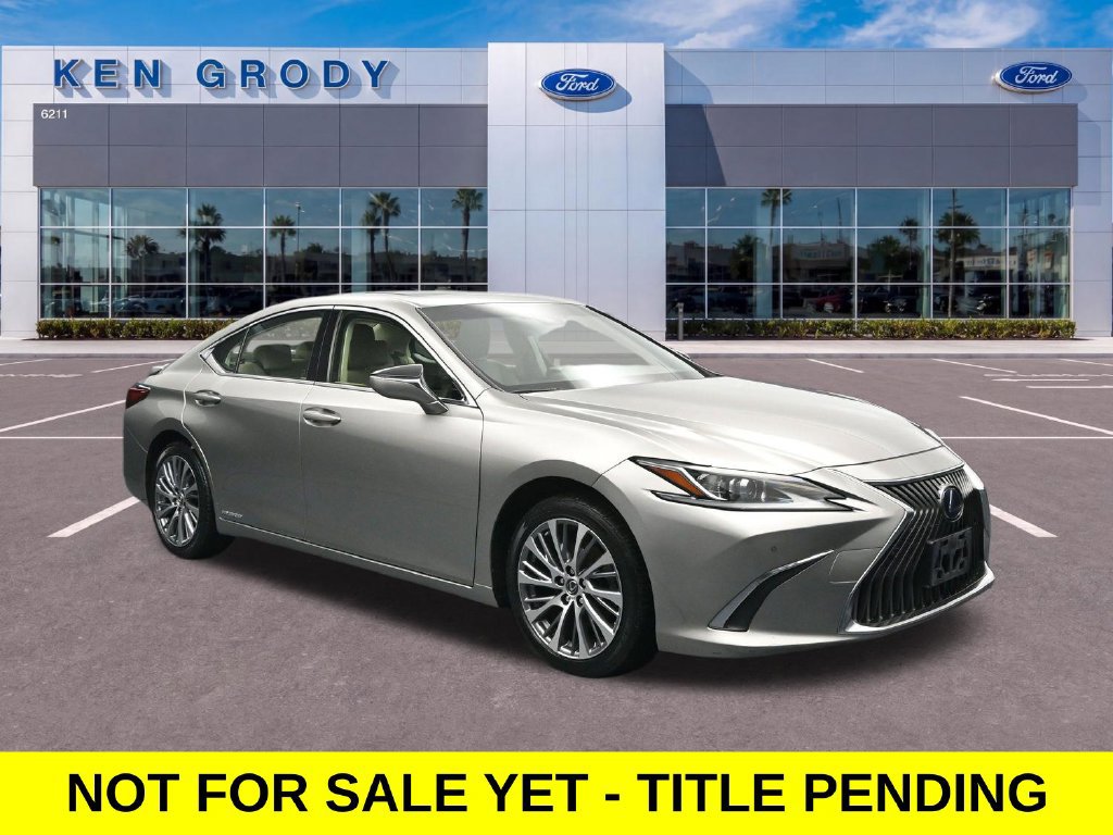 Used 2019 Lexus ES 300h w/ Premium Package