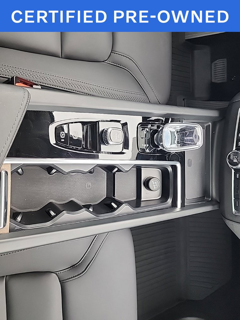 Certified 2026 Volvo XC60 B5 Plus AWD/4WD image 24