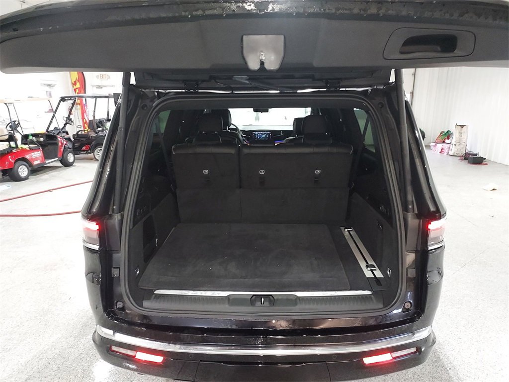 New 2024 Jeep Grand Wagoneer L Series III w/ HD Trailer Tow Package image 30