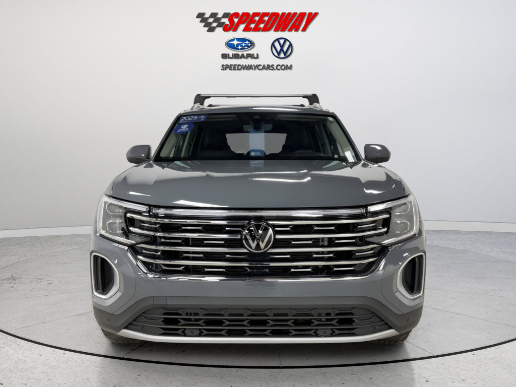 Used 2025 Volkswagen Atlas SEL image 2