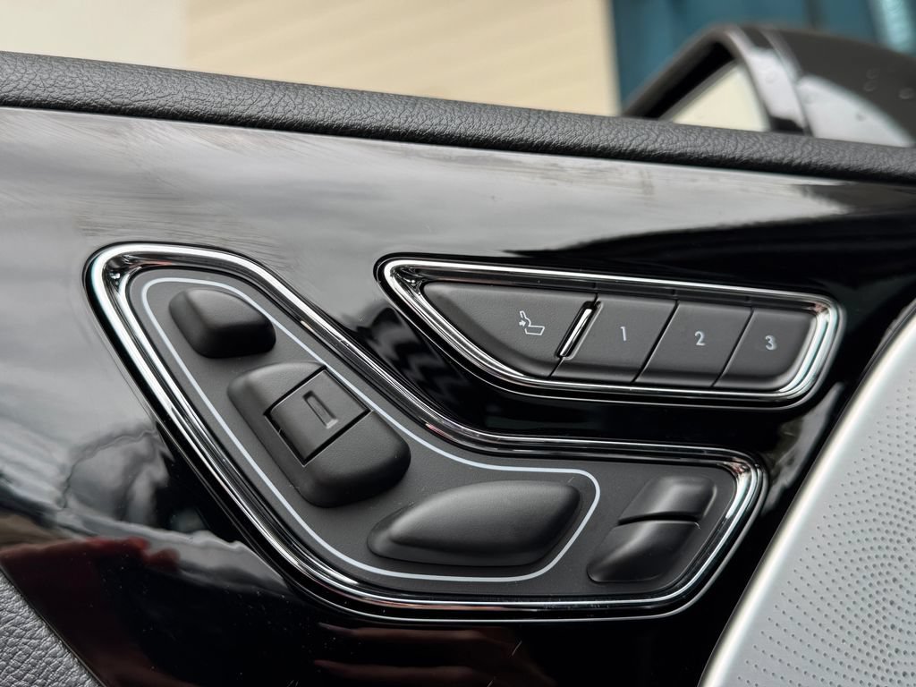 Used 2025 Lincoln Aviator Black Label AWD/4WD image 19