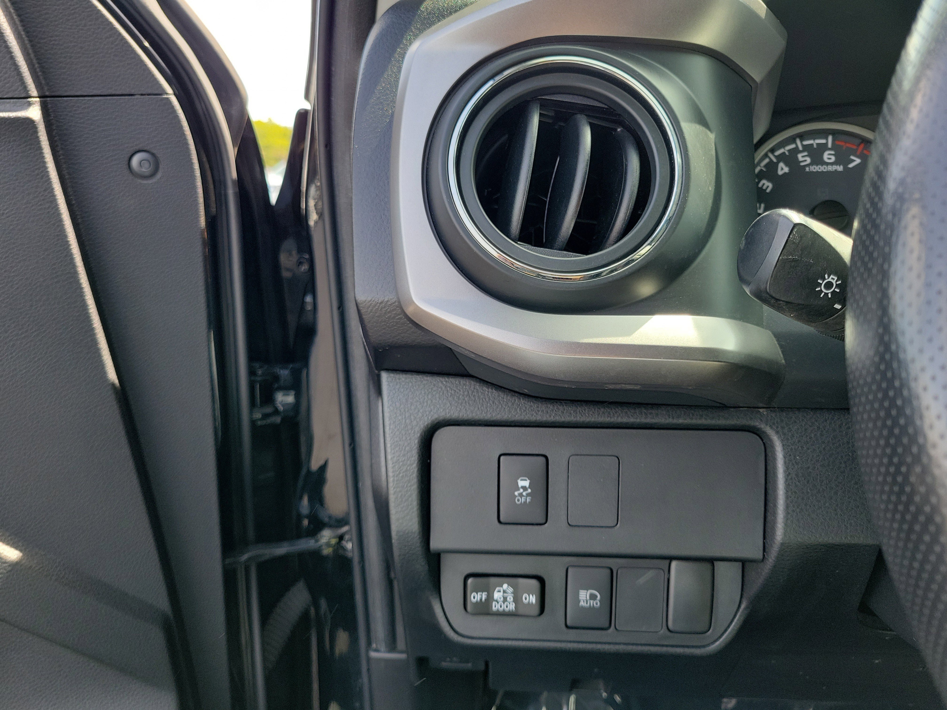 Used 2022 Toyota Tacoma SR5 image 16