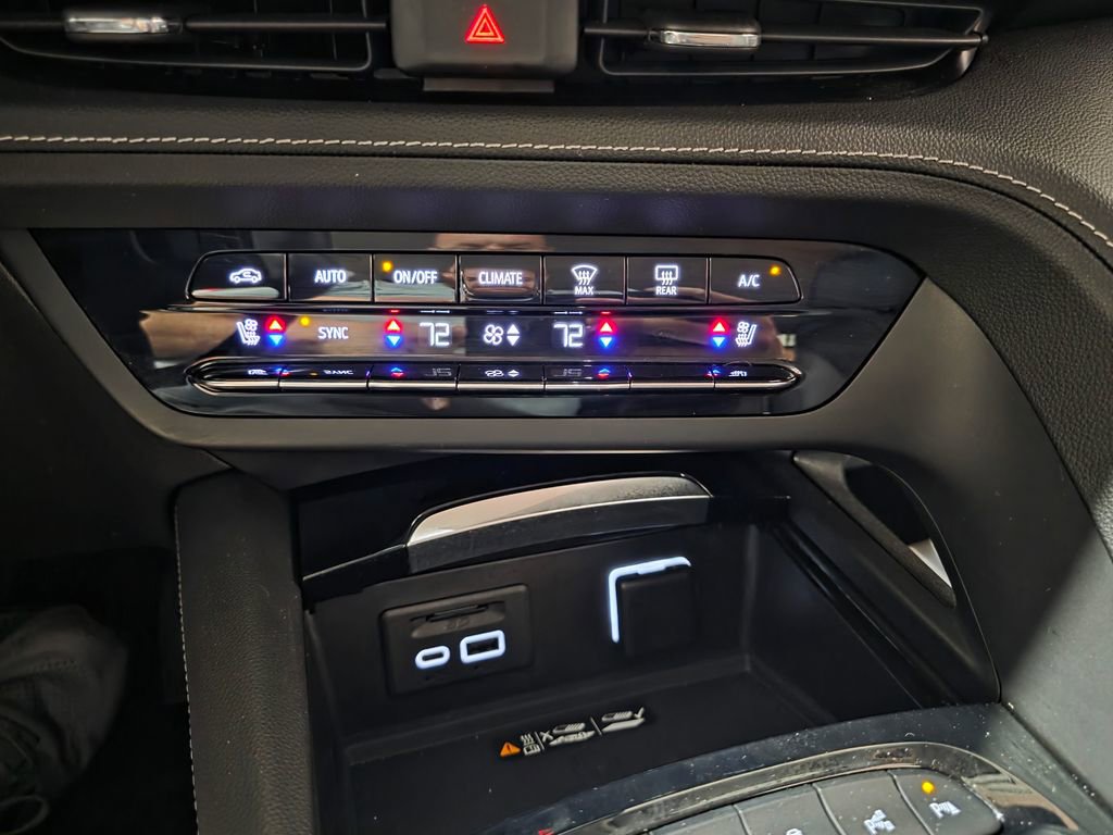 Certified 2021 Buick Envision Avenir w/ Technology Package II AWD/4WD image 22