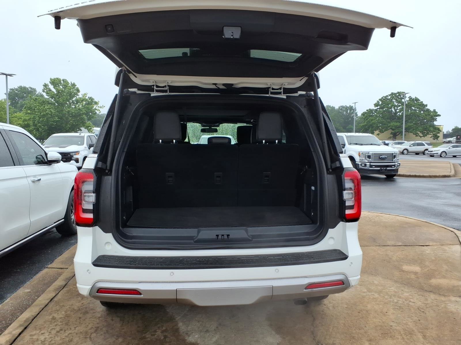 Used 2022 Ford Expedition Platinum AWD/4WD image 6