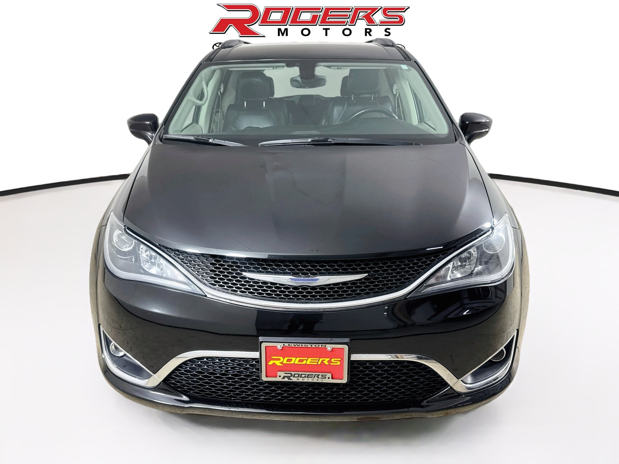Used 2017 Chrysler Pacifica Touring-L FWD image 2