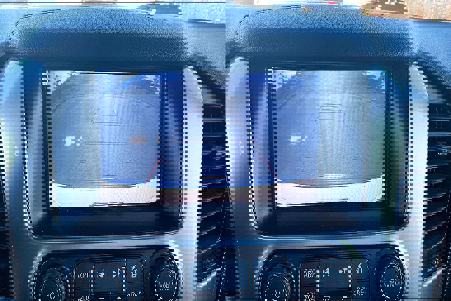 Used 2018 Chevrolet Tahoe LT image 14