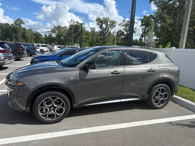Used 2024 Alfa Romeo Tonale Ti w/ Premium Interior Package AWD/4WD image 4