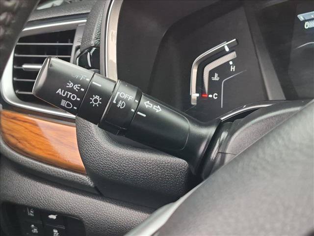 Used 2019 Honda CR-V Touring image 17
