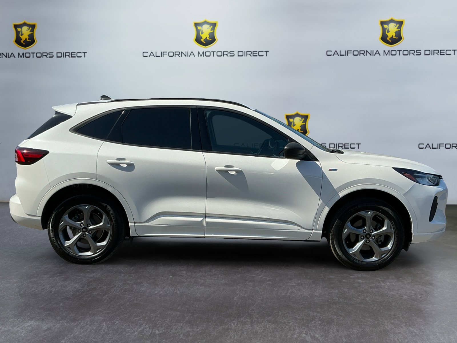 Used 2024 Ford Escape ST-Line w/ Tech Pack #1 AWD/4WD image 4